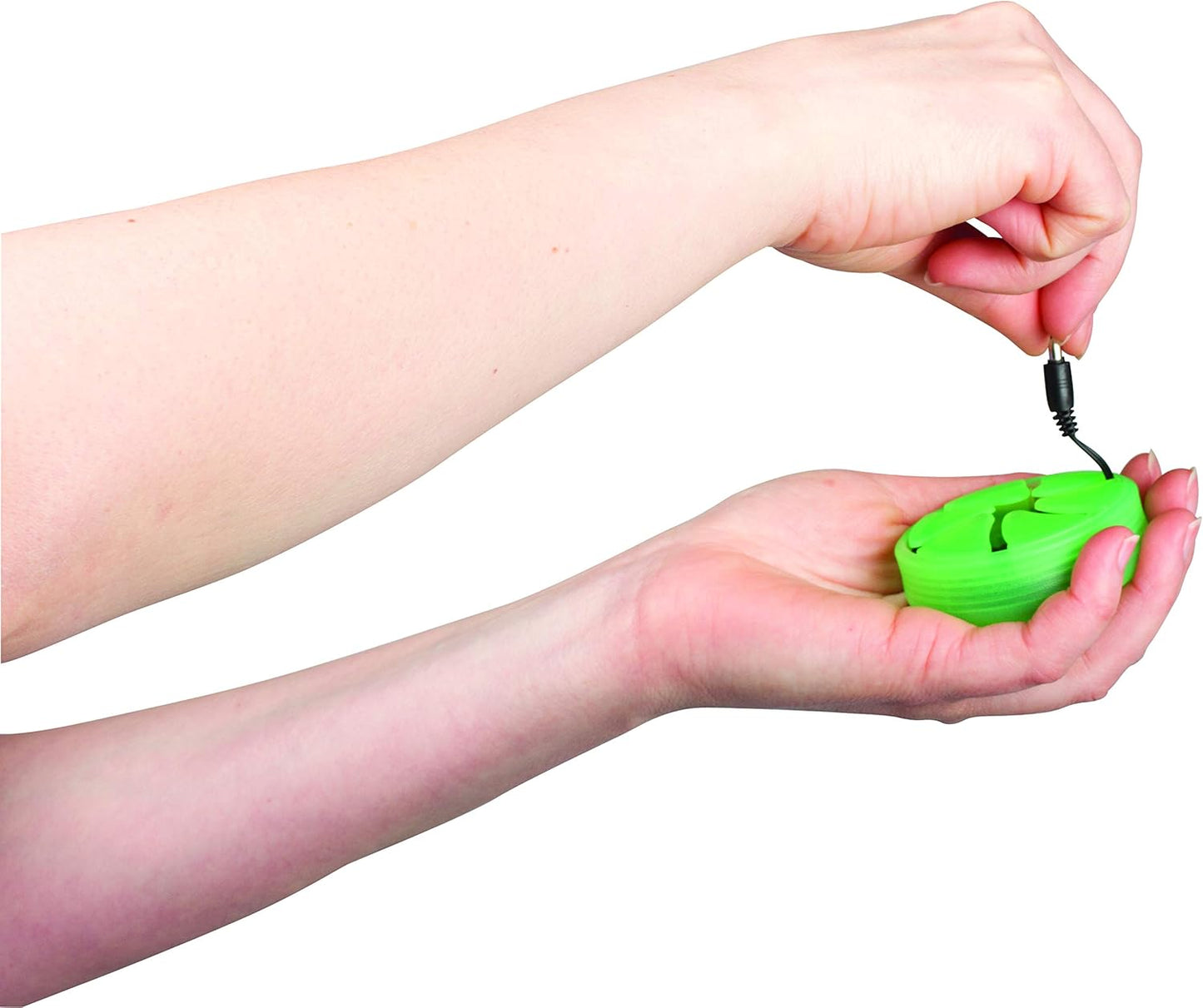 the Nest – Tangle-Free Earphone / Earbud Case, Durable and Compact Storage System, Green (4100900)